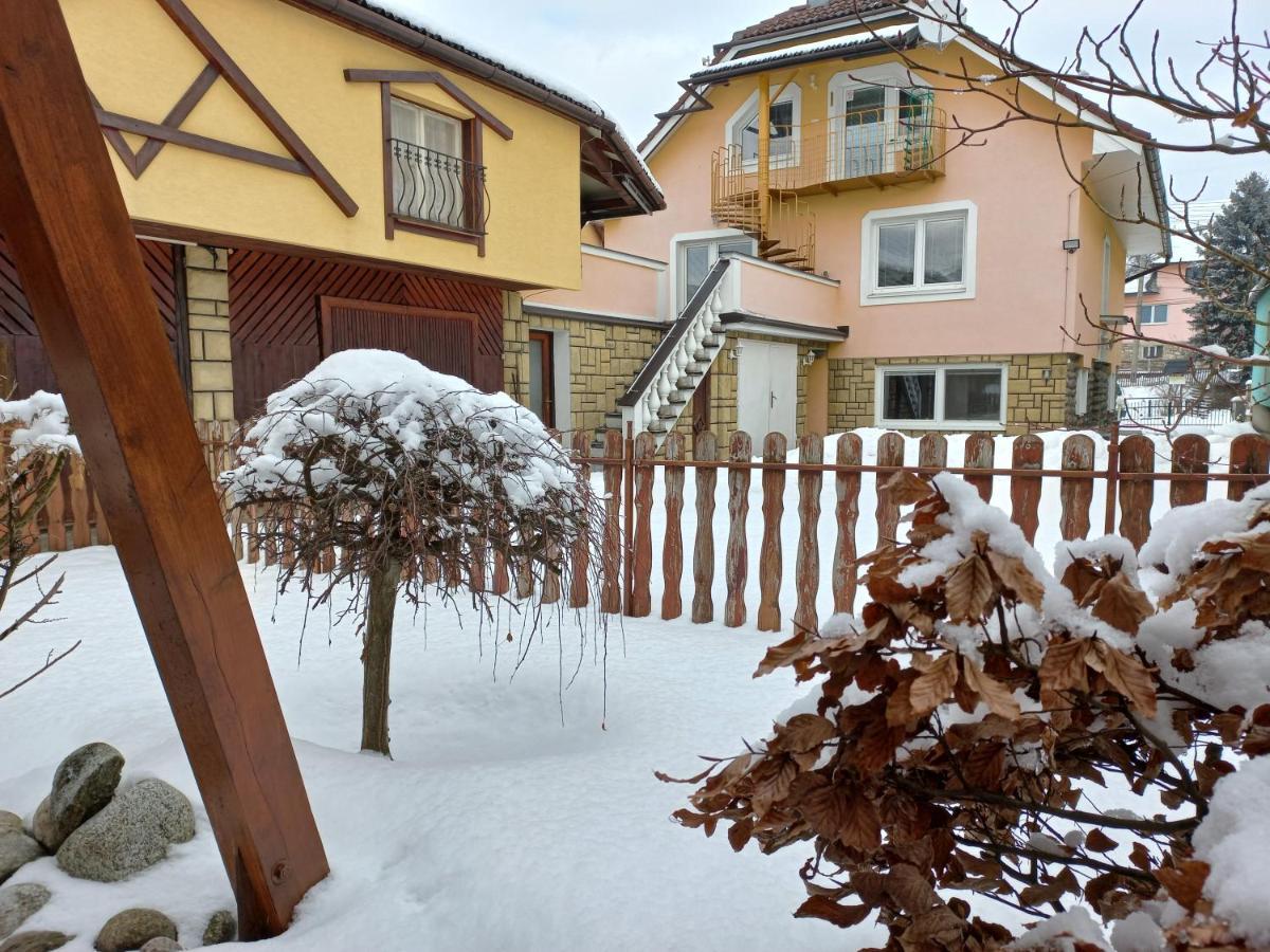 Apartman Elegant Bešeňová Exterior foto