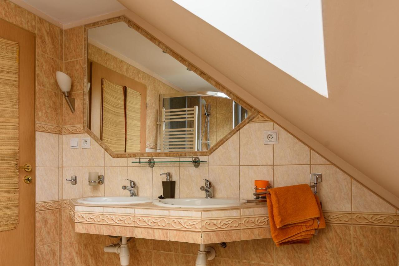 Apartman Elegant Bešeňová Exterior foto